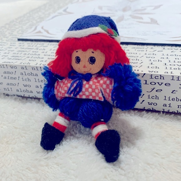 Raggedy Andy yarn ornament 1975 - Picture 9 of 10